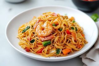 168. Spaghetti di soia con gamberi e verdure