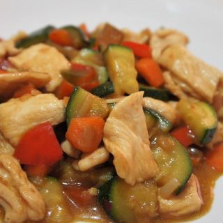 193. Pollo con verdure miste