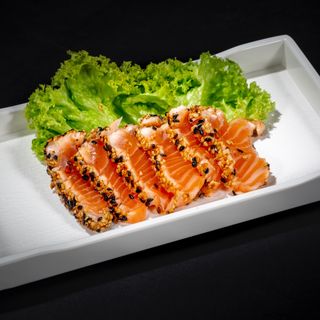 25. Salmone tataki