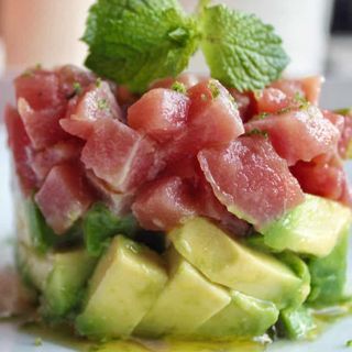 31. Tartare tuna avocado