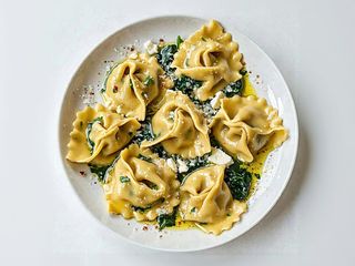 Tortelloni burro e oro con ripieno di ricotta e spinaci