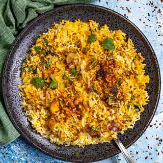 Riso biryani saltato con pollo