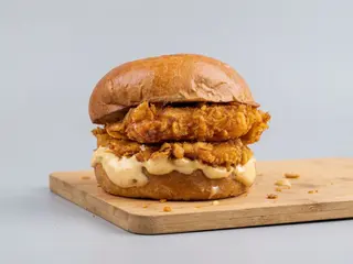 Jumbo cheeseburger