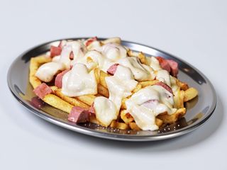 12 - Wurstel, patatine, provola