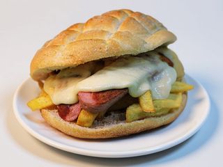 14 - Salsiccia, patatine, provola