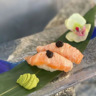 52. Nigiri sake flambe tartufo