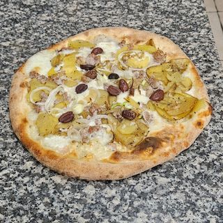 Pizza giniusa + lattina aranciata o chinotto tomarchio
