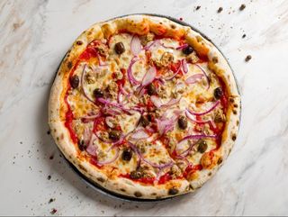 Pizza tonno e cipolla