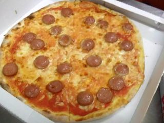 Pizza wurstel