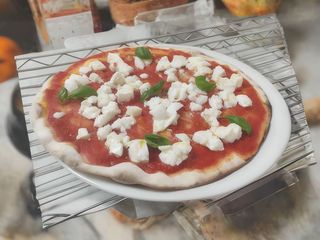 margherita con bufala a crudo
