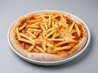 Pizza salame piccante patatine