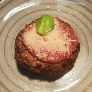 Frittatina con peperoncini verdi e salsiccia