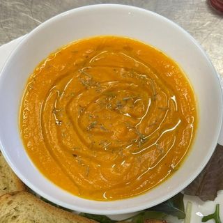 Vellutata Di Zucca con crostone di pane al Rosmarino