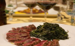 Tagliata di manzo con spinaci