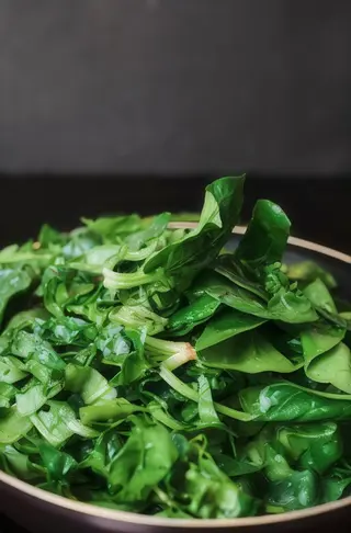 Spinaci aglio, olio e peperoncino