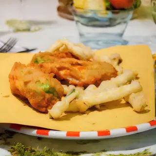 Fiori di zucca ripieni ( 'e 'sciurilli mbuttunat)