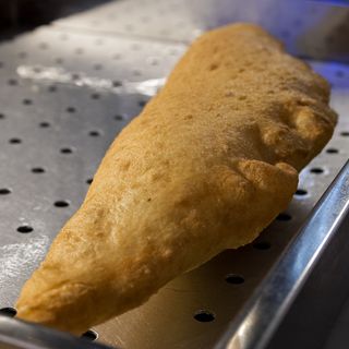 Pizza Fritta Con Scarole