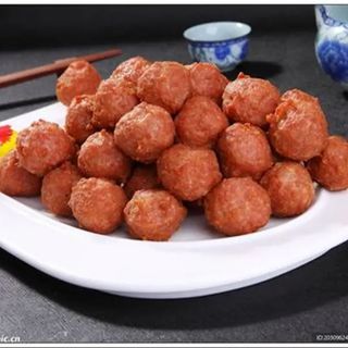 Polpette di maiale fritte 干炸丸子