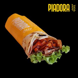 Prosciutto crudo, grana, pomodoro, lattuga e crema di aceto balsamico