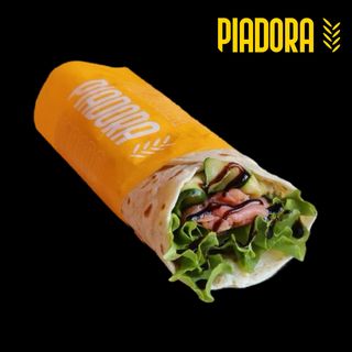 Salmone, lattuga, zucchine grigliate e crema di aceto balsamico