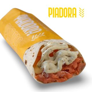 Salmone, fior di latte, pomodoro fresco e salsa tartara