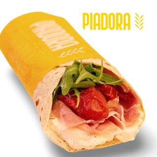 Prosciutto crudo, stracciatella, pomodorini secchi e rucola