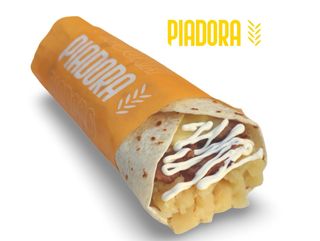 Salsiccia alla piastra, provola alla piastra, patate bollite e maionese