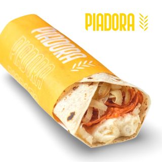 Spianata piccante, gorgonzola e cipolle