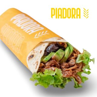 Pulled pork, avocado, lattuga e cipolle caramellate