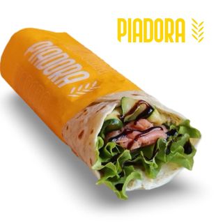 Salmone, lattuga, zucchine grigliate e crema di aceto balsamico