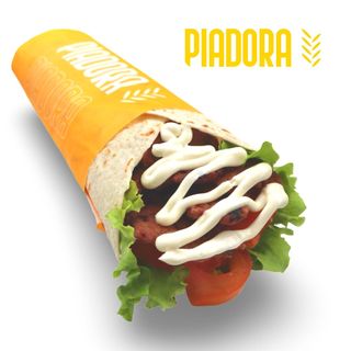 Salsiccia alla piastra, pomodoro fresco, lattuga e maionese