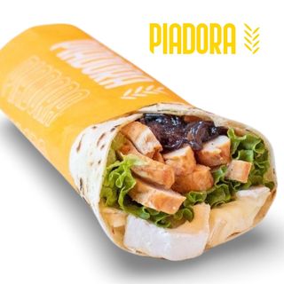 Pollo, brie, lattuga e cipolle caramellate