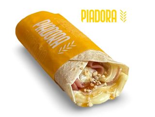 Speck, tomino alla piastra, miele e granella di nocciole