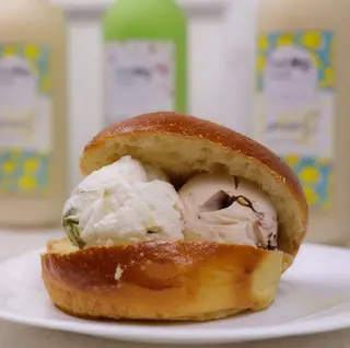 Brioche con gelato 