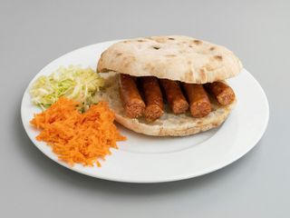 Kobasica(salse e insalate a scelta)