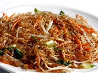 Spaghetti di soia con carne