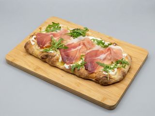 Pinsa  prosciutto crudo, rucola e stracchino
