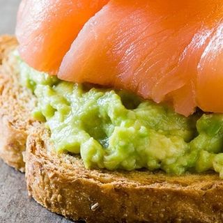 Toast avocado e salmone 1 pezzo