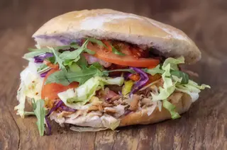 Panino con vitello e tacchino