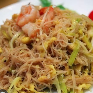 21 Spaghetti di riso con gamberi