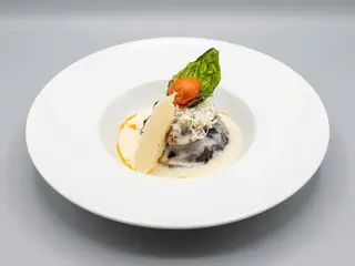Sformatino di melanzane con crema di pecorino e ricotta salata