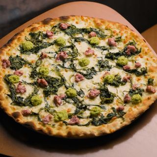 CICORIA, SALCICCIA E CREMA DI FAVE