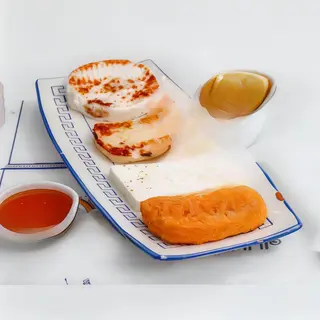 Tagliere misto di formaggi tipici