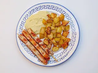 Piatto souvlaki di pollo