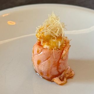 60G Gunkan salmone scottato 1 pezzo