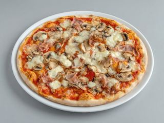 Pizza senza glutine prosciutto e funghi