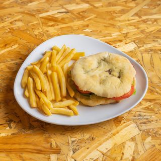Hamburger toscano e patate fritte