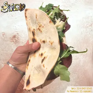 Bresaola, rucola e scaglie