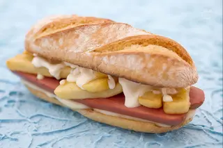Panino wurstel e patate