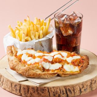 Pinsa 4 formaggi